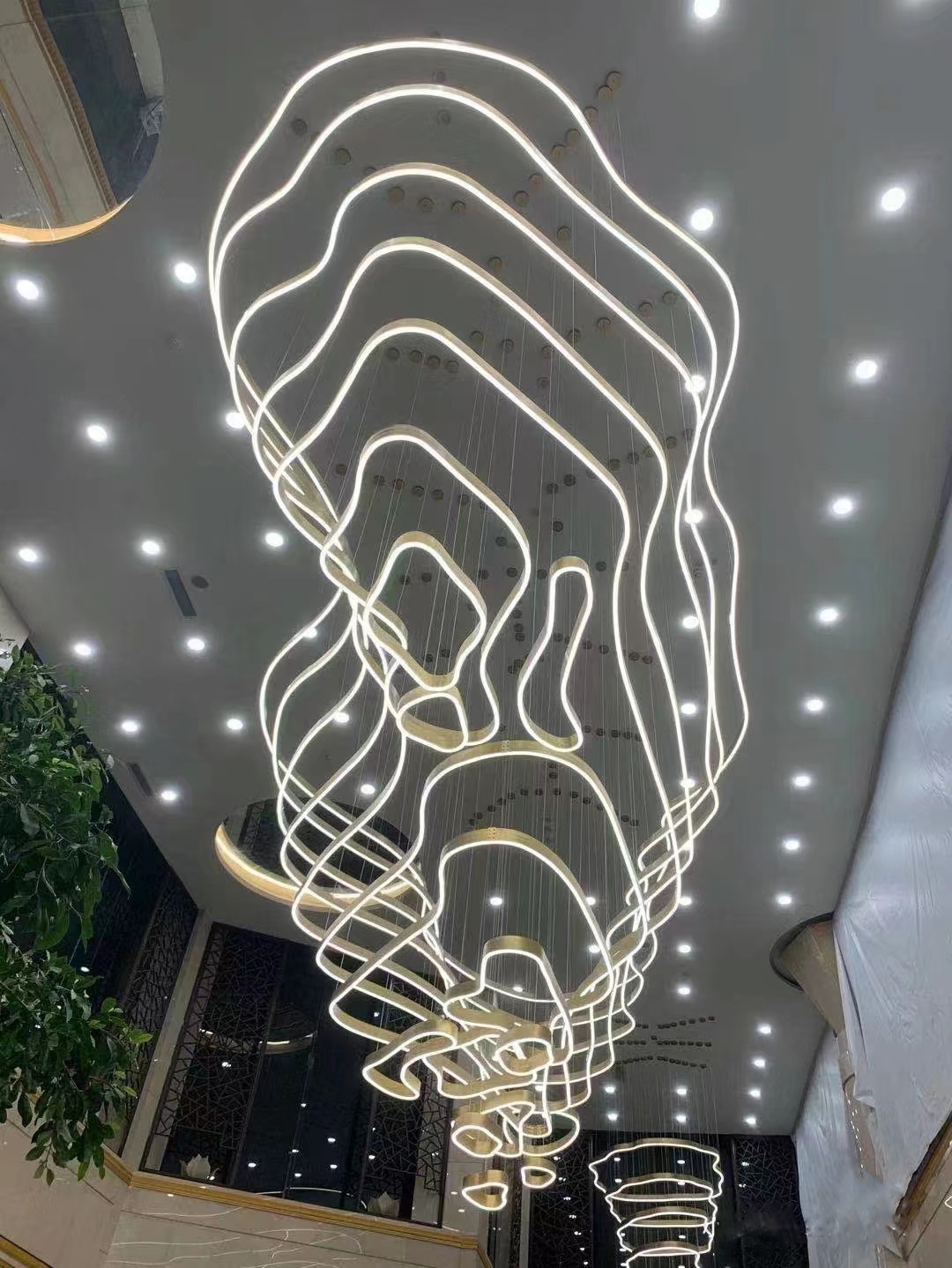 Dutti Lámpara de Araña LED moderna no estándar con diseño único de montaña para salón de baile